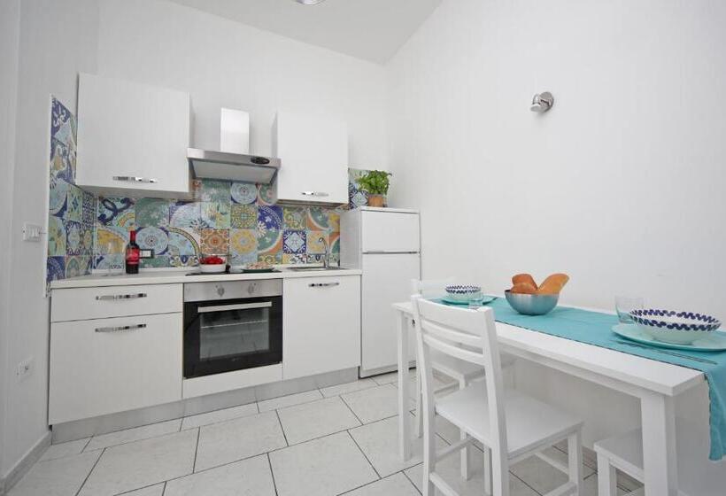 إستوديو ديلوكس, Petra Solis By Jdvacanze