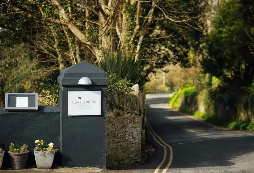 Perhehuone, Castlemead Country House By The Sea