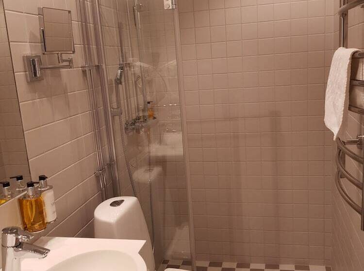 スタンダードルーム, L Furusund