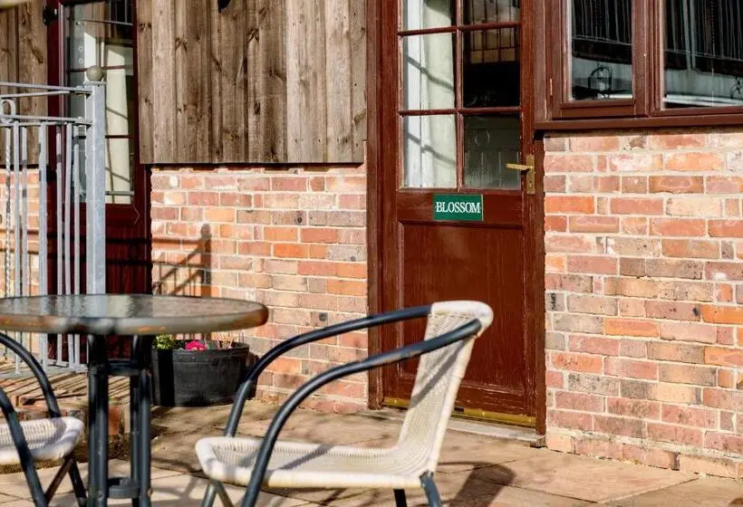 キャビン, Luccombe Farm Holiday Cottages