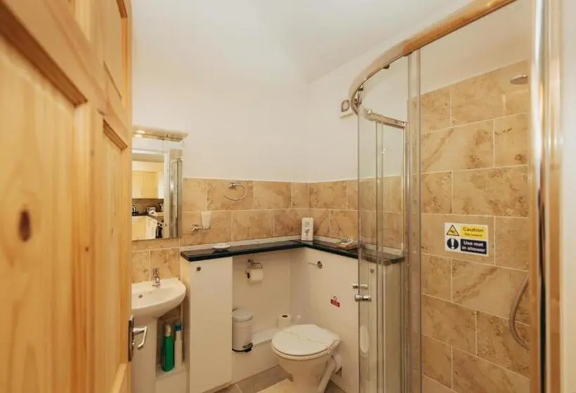 キャビン, Luccombe Farm Holiday Cottages