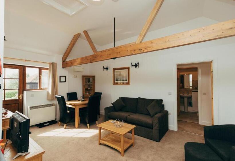 キャビン, Luccombe Farm Holiday Cottages