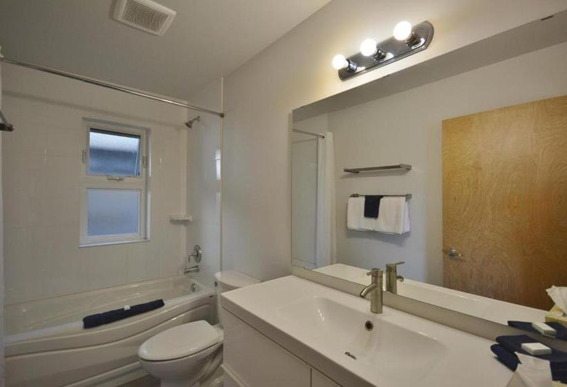 小室, Pender Harbour Resort & Marina