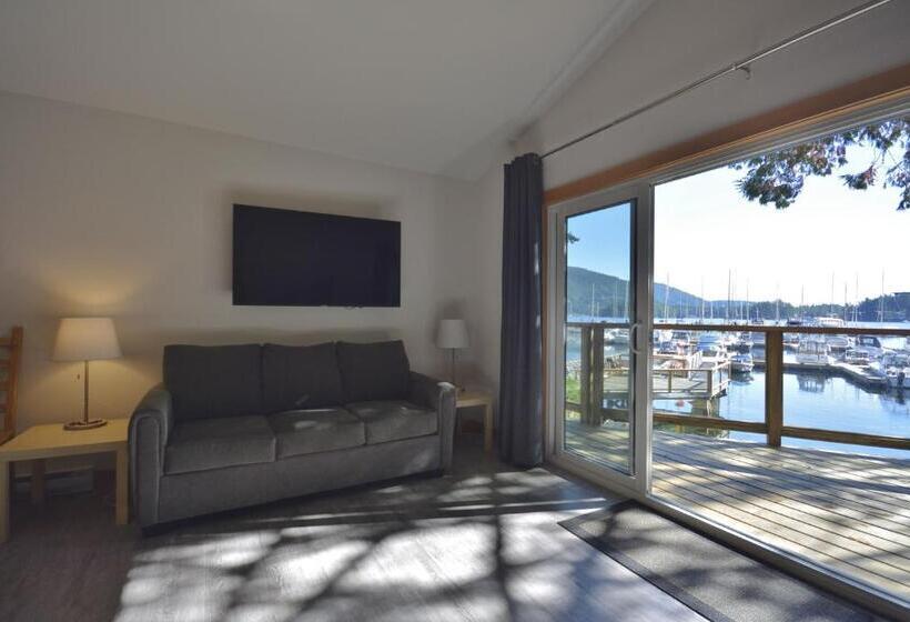 小室, Pender Harbour Resort & Marina