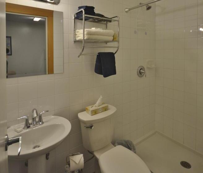 标准工作室, Pender Harbour Resort & Marina