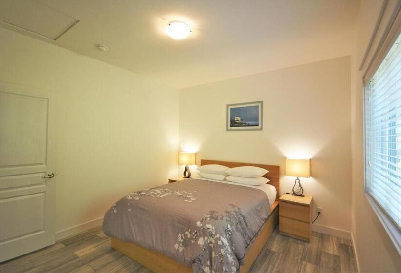 豪华洋房, Pender Harbour Resort & Marina