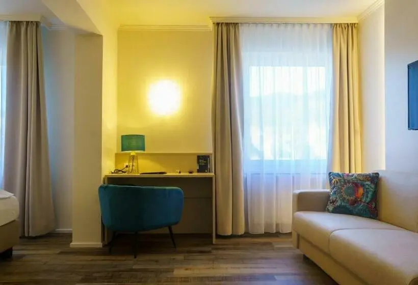 Standard Single Room, Restaurant Gollner