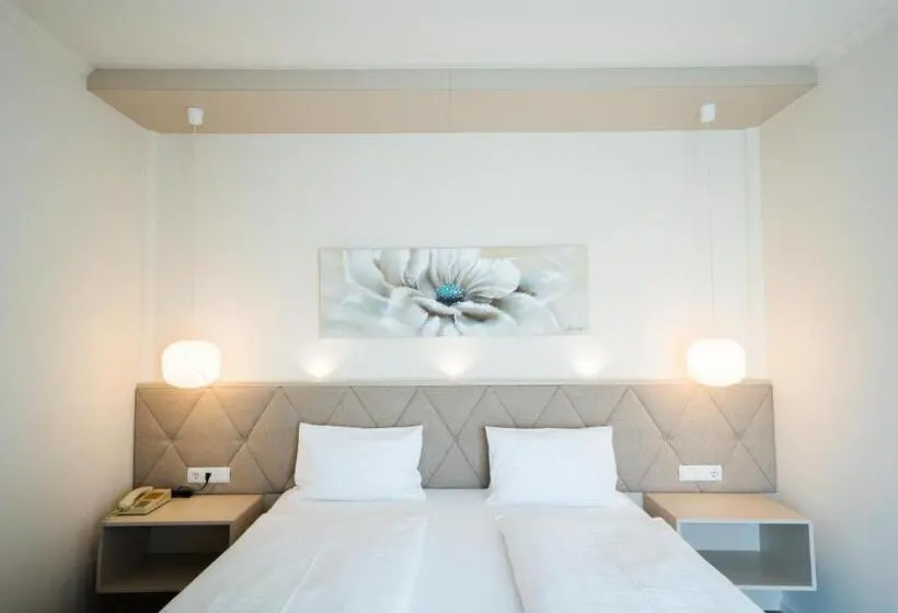 Standard Room with Balcony, Restaurant Gollner
