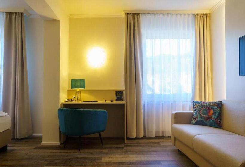 Номер Стандарт с Балконом, Restaurant Gollner