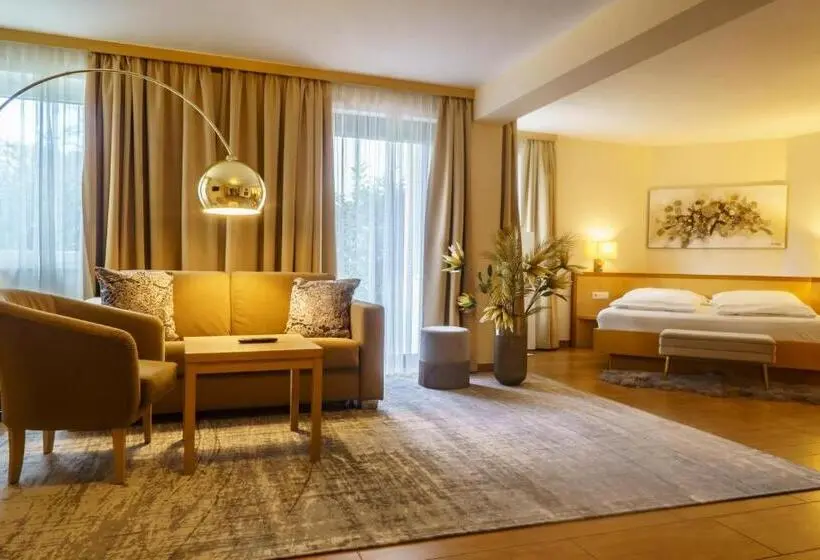 Superior Quadruple Room, Restaurant Gollner