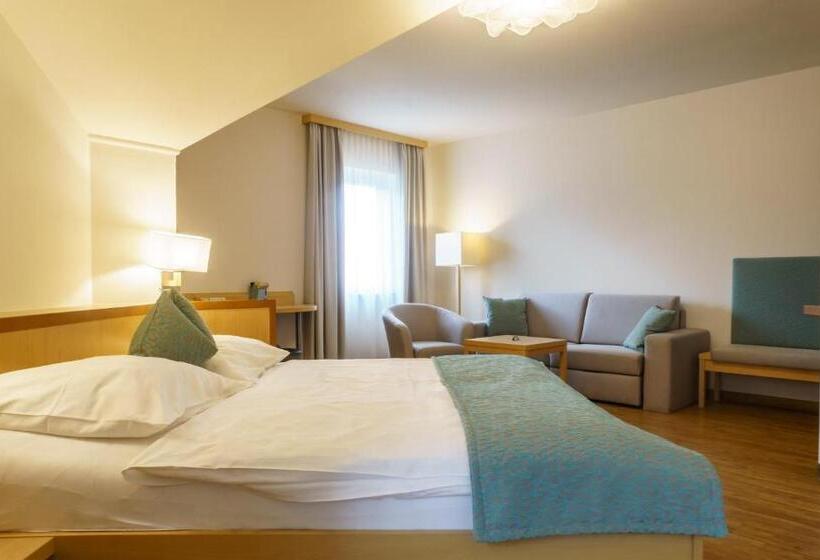 Четырехместный Номер Superior, Restaurant Gollner