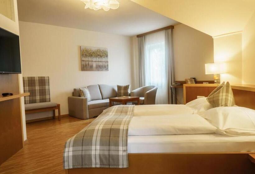 Четырехместный Номер Superior, Restaurant Gollner