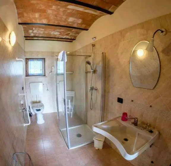 スタンダードトリプルルーム, Tenuta La Tabaccaia