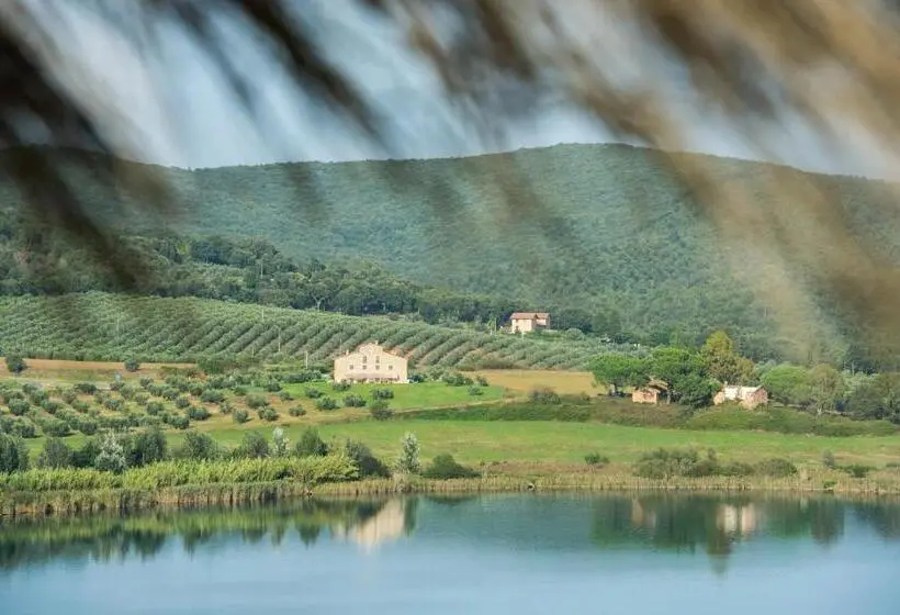 スタンダードトリプルルーム, Tenuta La Tabaccaia