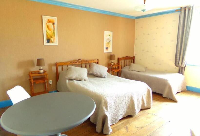 غرفة قياسية ثلاثية, Chez Monique