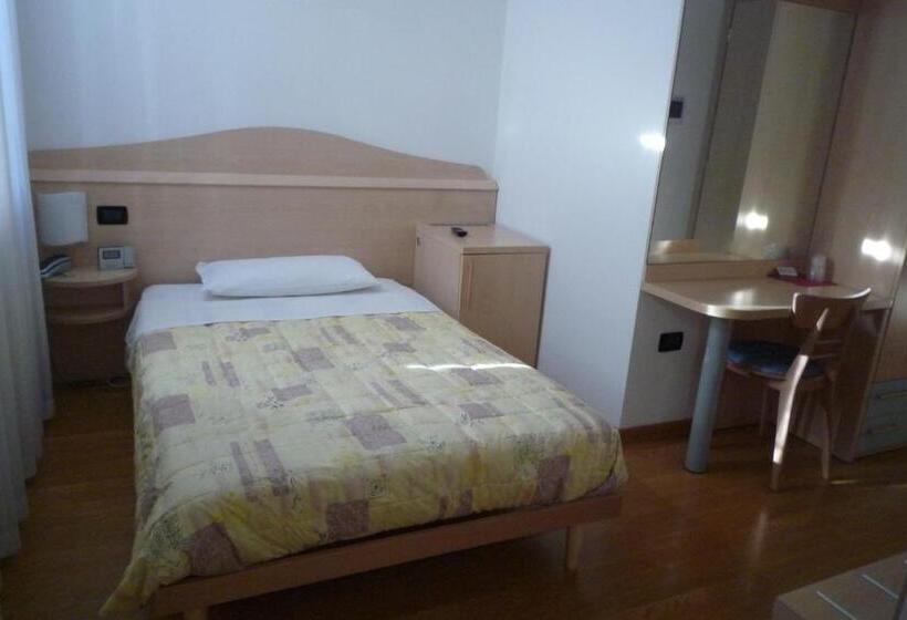 标准单人间, Piccolo Fiore