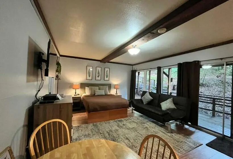 バルコニー付スイート, Redwoods River Resort & Campground