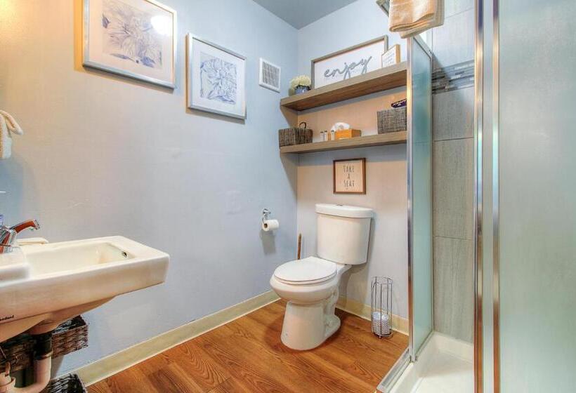 디럭스 스위트, Redwoods River Resort & Campground