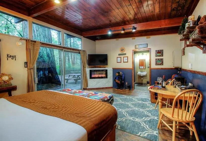 スタンダードバンガロー, Redwoods River Resort & Campground