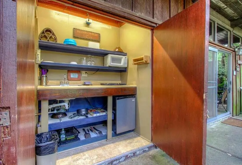 スタンダードバンガロー, Redwoods River Resort & Campground