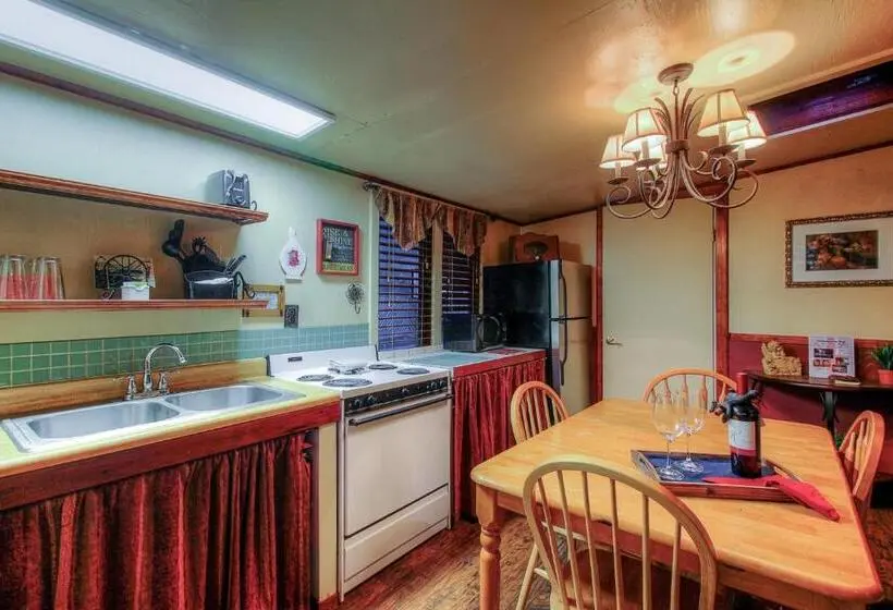 1ベッドルームハウス, Redwoods River Resort & Campground