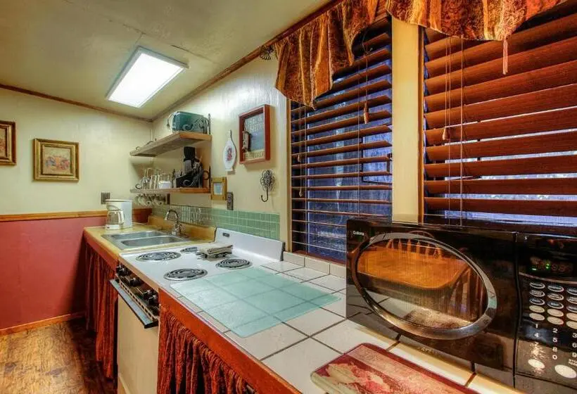 1ベッドルームハウス, Redwoods River Resort & Campground