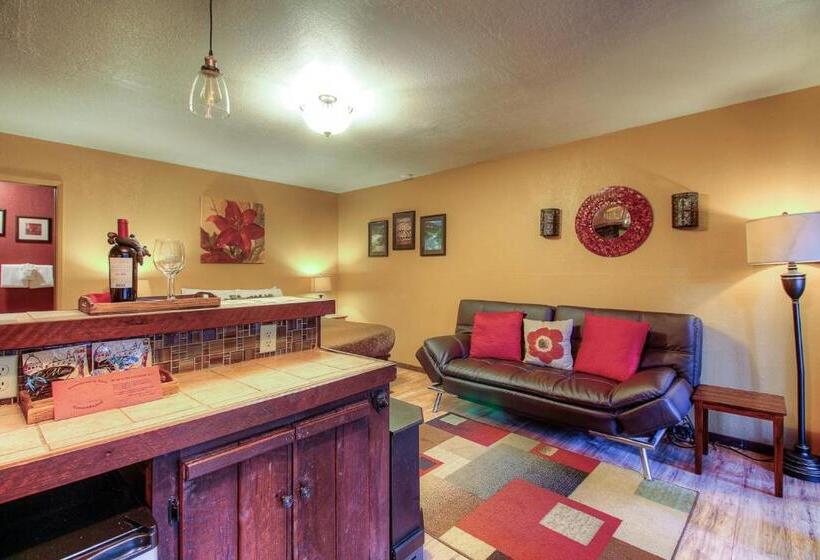 디럭스 스위트, Redwoods River Resort & Campground