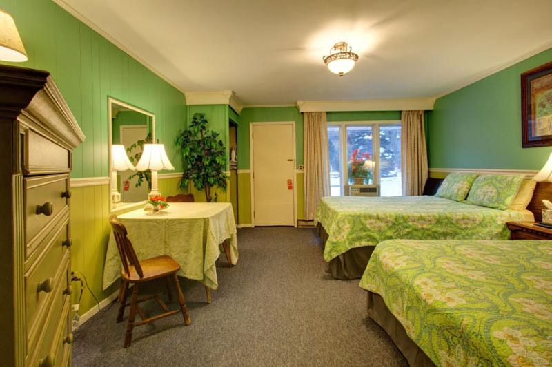 디럭스 스튜디오, Starlite Motel & Suites