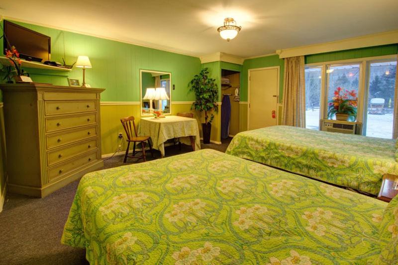 디럭스 스튜디오, Starlite Motel & Suites