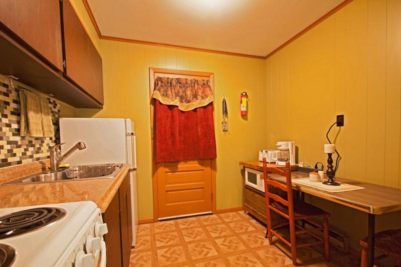 디럭스 스튜디오, Starlite Motel & Suites