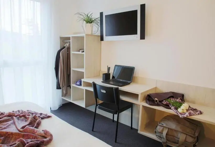 Standard Kolmen Hengen Huone, Topmotel