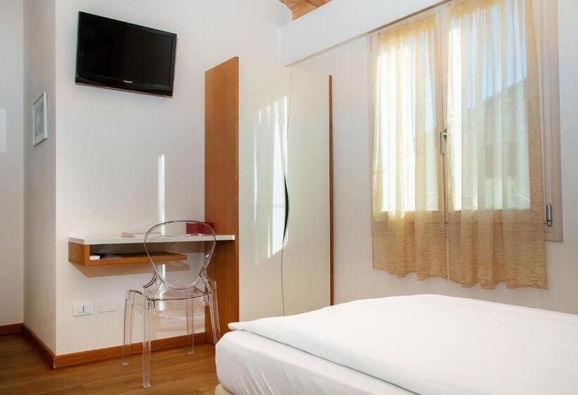 スタンダードシングルルーム, Via Verdi B&b