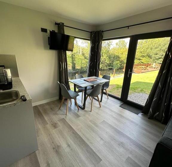 디럭스 방갈로, Ardilaun Guesthouse Self Catering