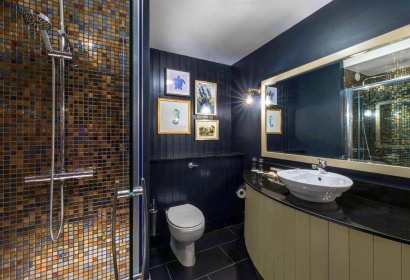 غرفة قياسية ثلاثية, Garryvoe