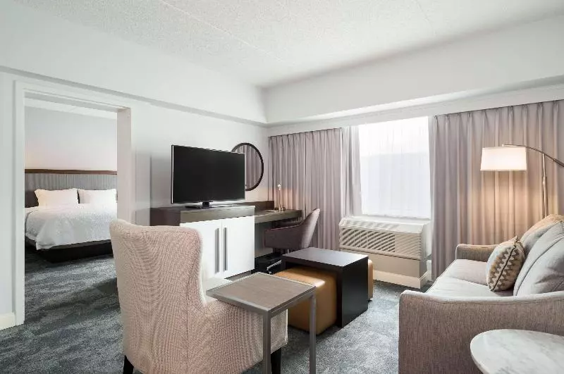 キングサイズベッドのスイートルーム, Hampton Inn Philadelphia Center Cityconvention Center