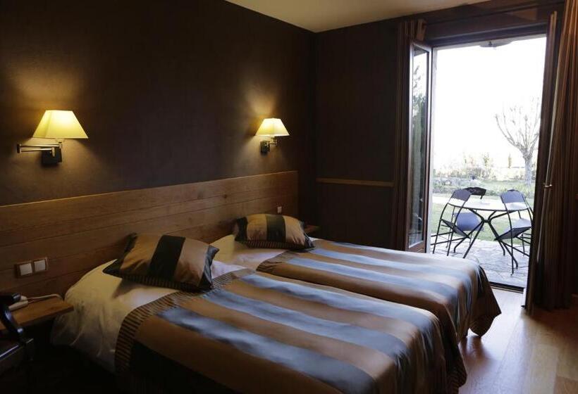 Номер Комфорт, Logis Auberge Du Barrez