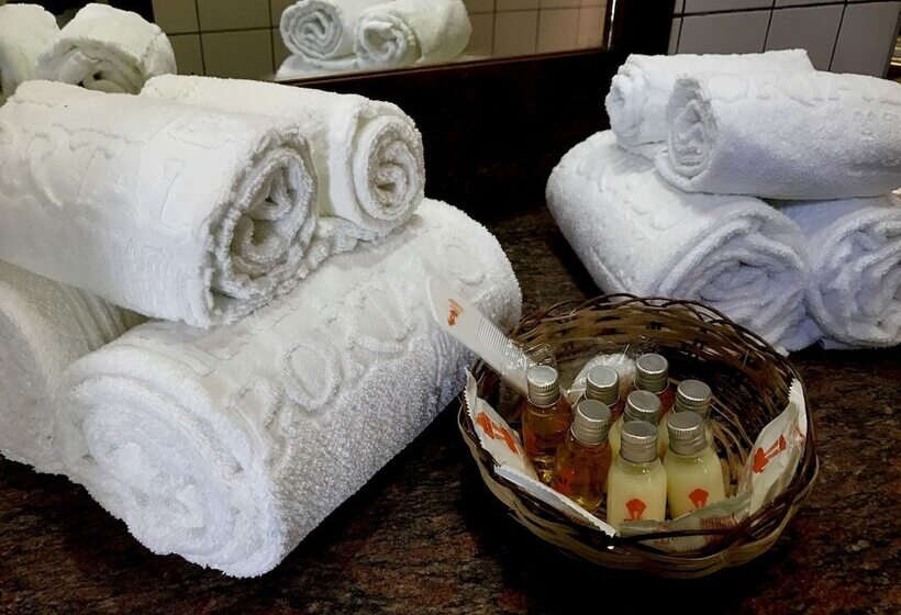 בקתת דלוקס בת חדר 1, Portaló