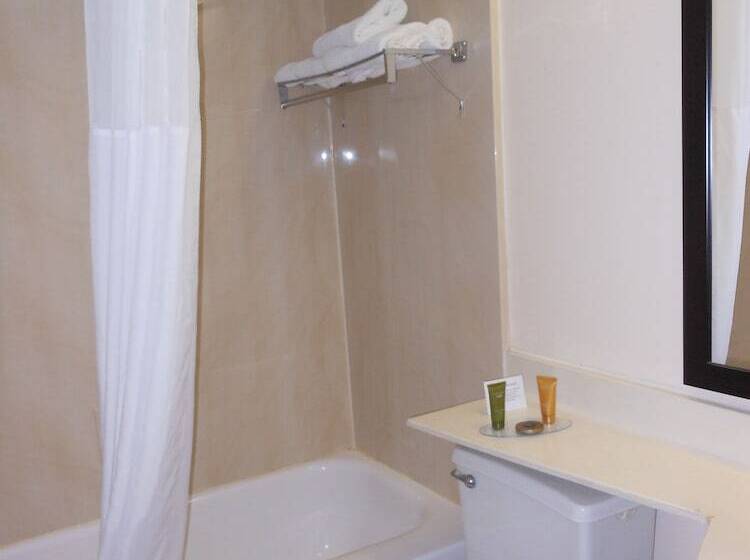 غرفه قياسيه سريرين مزدوجين, Ramada By Wyndham Davenport Orlando South