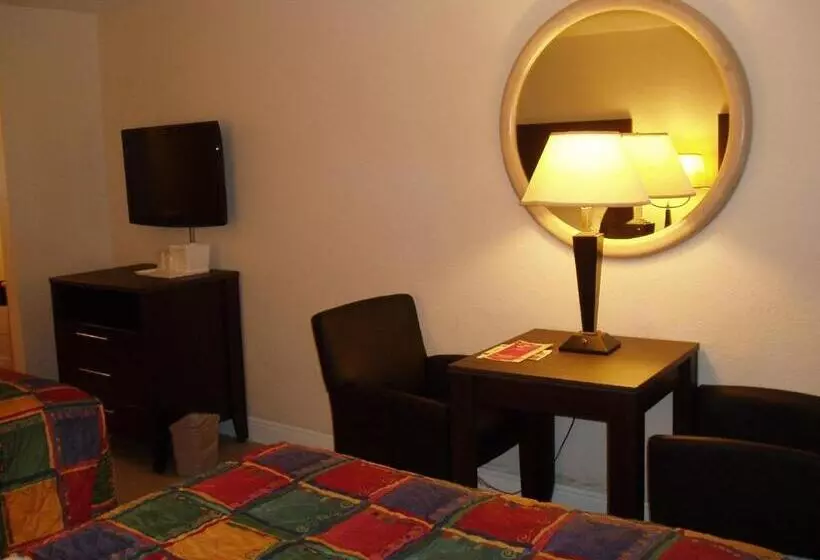２ダブルベッドのスタンダードルーム, Red Carpet Inn Airport Fort Lauderdale