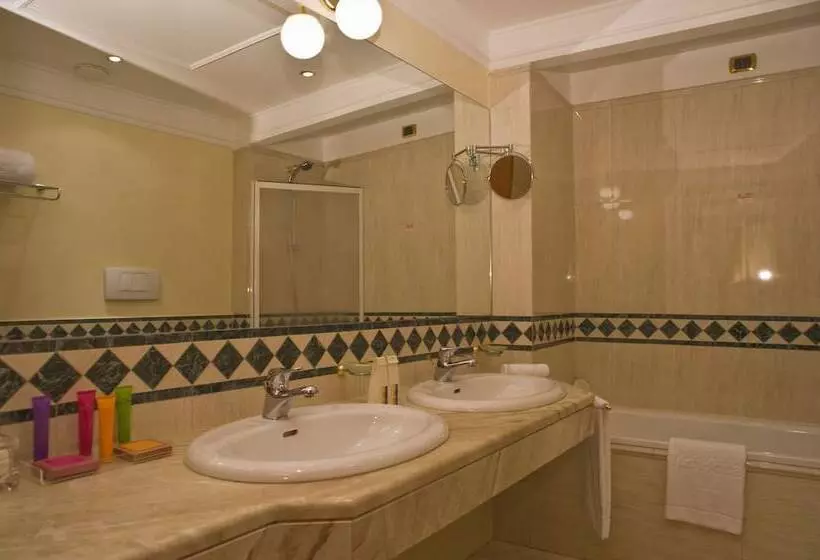 اتاق استاندارد سه نفره, Roma Aurelia Antica
