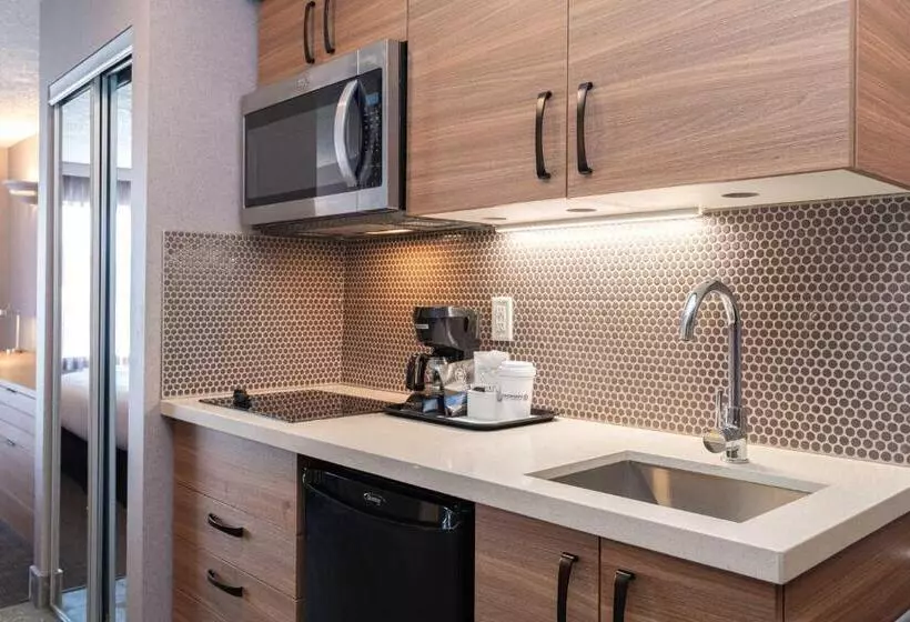 سوئیت با تخت بزرگ, Sandman Hotel Victoria