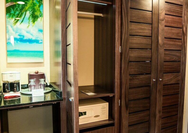 חדר דלוקס נוף לאגם, Wyndham Grand Cancun All Inclusive Resort & Villas
