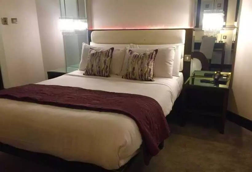 اتاق استاندارد, Zuni Restaurant & Boutique