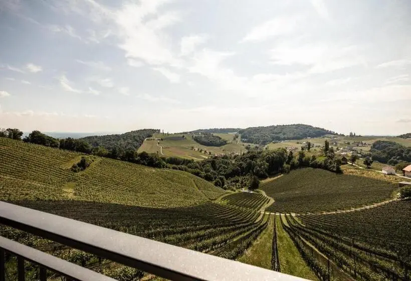 Superior suite with balcony, Weinhotel Maitz Wolfgang