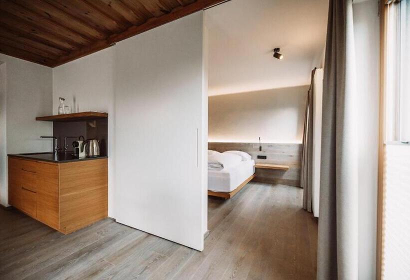 Superior suite with balcony, Weinhotel Maitz Wolfgang