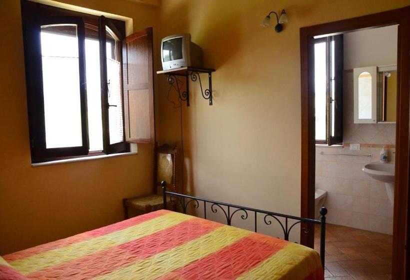 غرفة قياسية ثلاثية, B&b Il Casolare