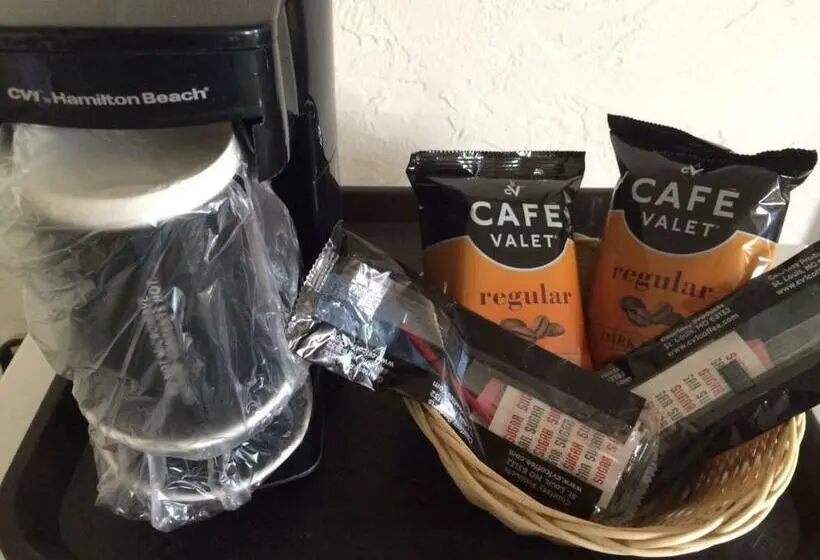 キングサイズベッドのデラックスルーム, Connell Inn And Suites