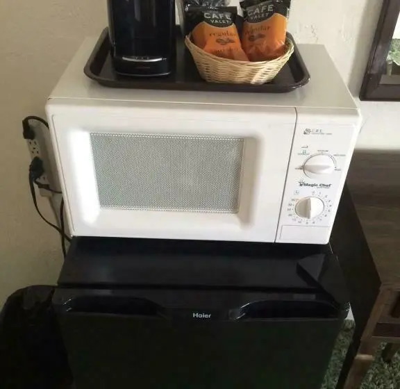 スタンダードルーム, Connell Inn And Suites