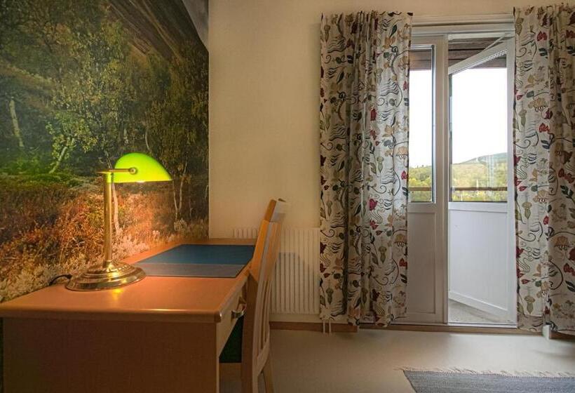 スタンダードルーム, L Bruksvallsliden