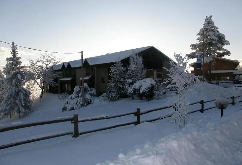 スタンダードスタジオ, La Baita D'oro Ristorante Residence